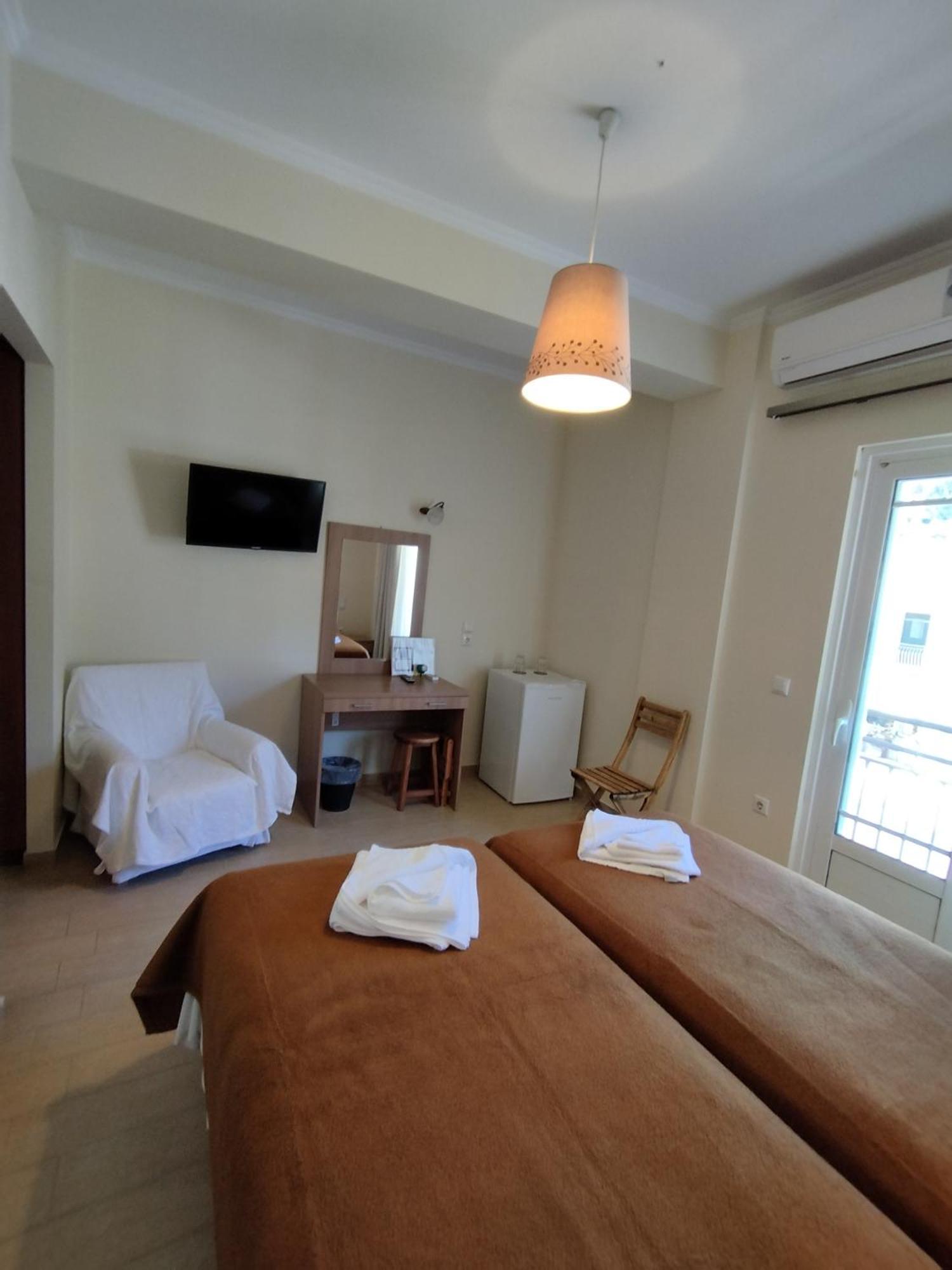 Ilios Hotel Lákka Exteriör bild